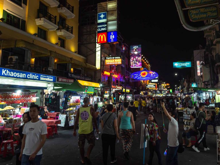 Bangkok attractions: a 48-hour guide! - Bus stops & Flip-flops