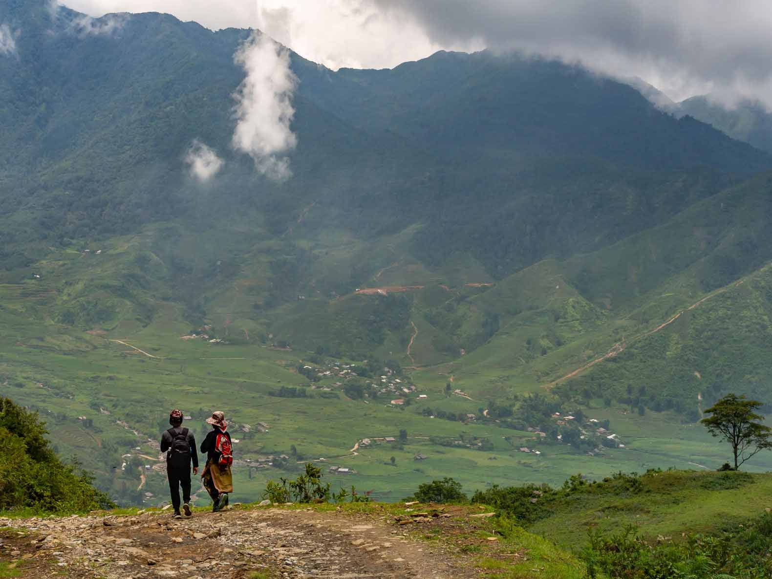 Our 2-day Off the Beaten Track Trekking in Sapa - Bus stops & Flip-flops